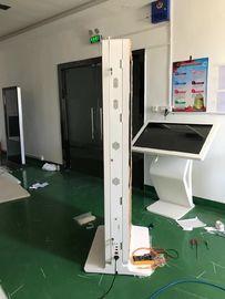 55 Inch Floor Standing Touch Screen Kiosk , Indoor Ultra Thin Touch Screen
