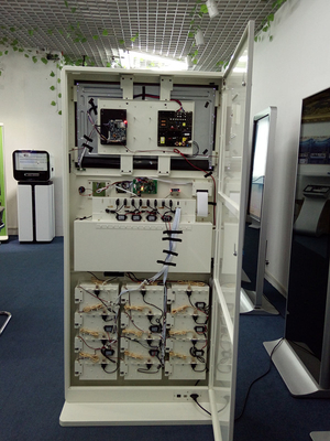 NFC ETC QC 2.0 Vertical Digital Signage 32in Interactive Lcd Kiosk With 9 Lockers